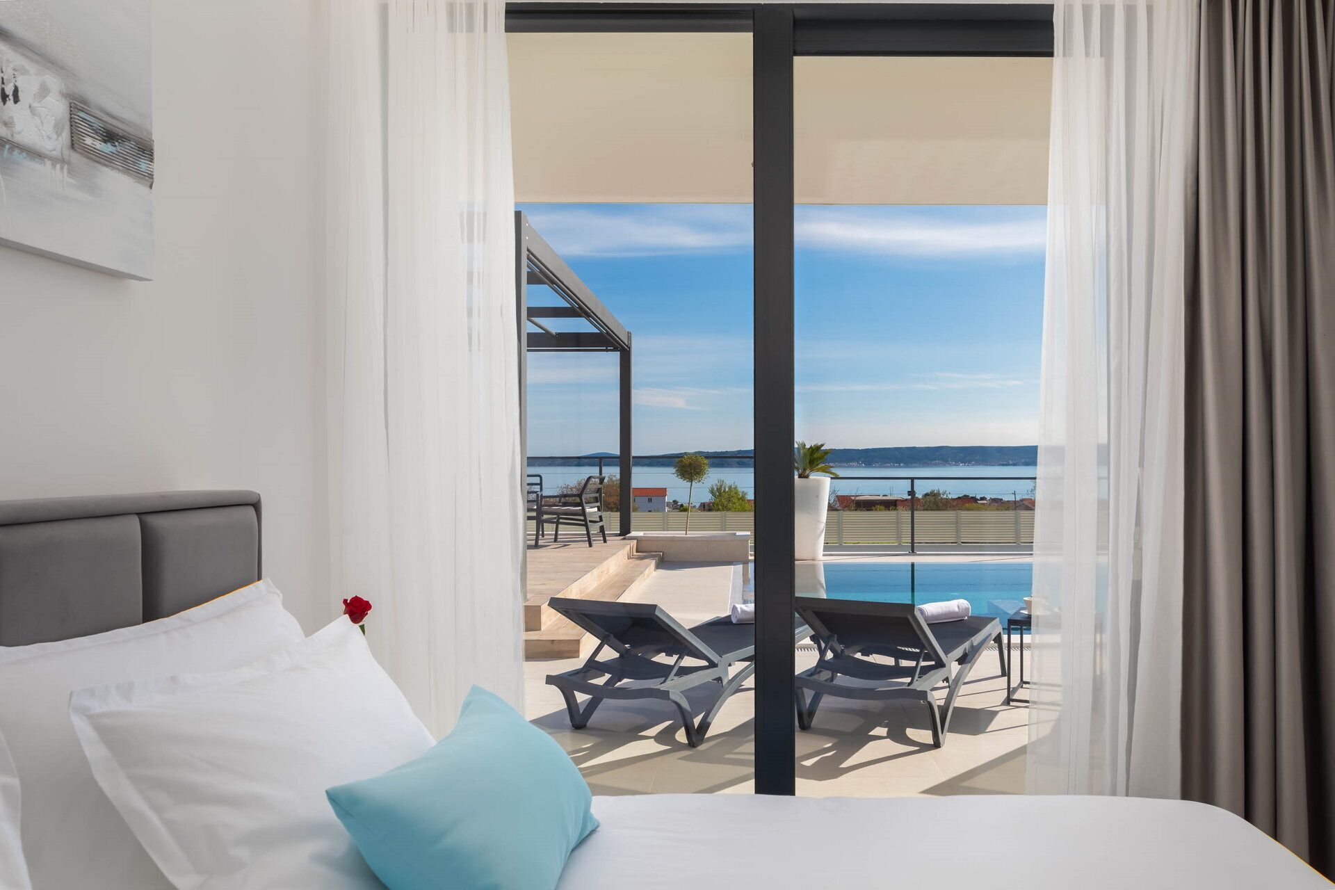 6 bedrooms, iron/ironing board, free WiFi, bed sheets