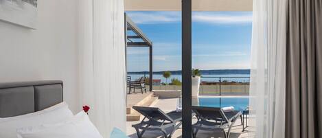 6 bedrooms, iron/ironing board, free WiFi, bed sheets