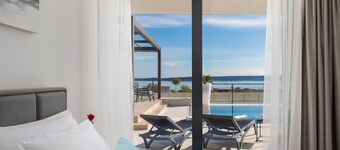 Luxury Villa Spotlight with Pool