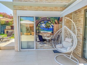 Terrace/patio - OLYMPUS RESIDENCES / Private Villas (Nea Kallikrateia)