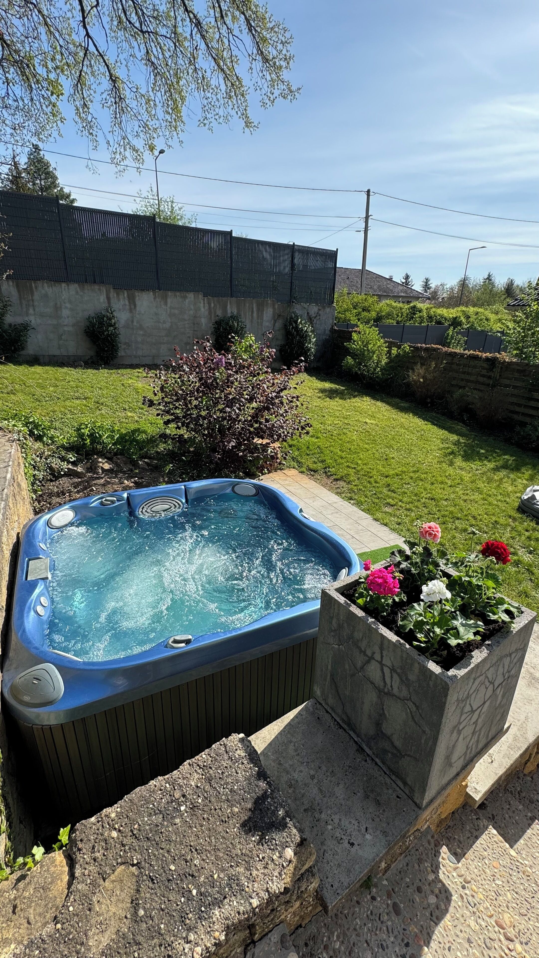 Bain à remous extérieur