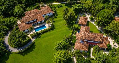 2 min walk private path to the beach . Beach club . Daily maid . Free ATVs