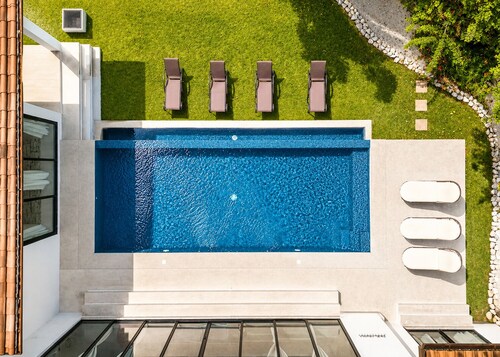 2 min walk private  path to the beach . Beach club . Daily maid . Free ATVs 