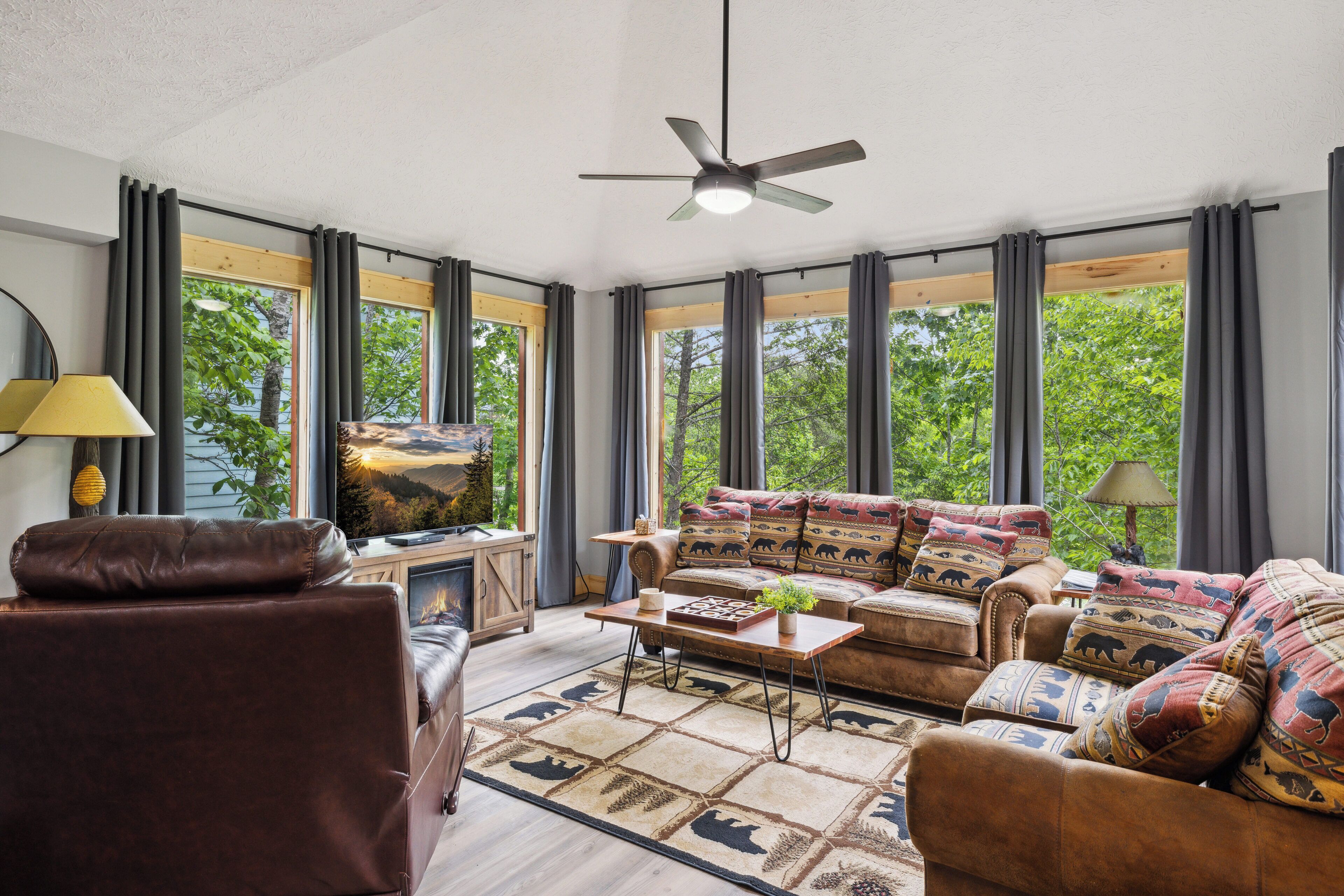 Smart TV, chimenea, videojuegos y reproductor de DVD 