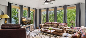 Newly Updated Spacious Pigeon Forge Family Haven/No Mtn. Driving/Near Dollywood!