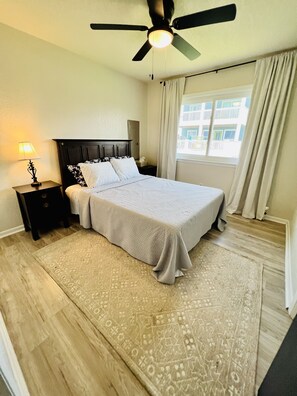 3 bedrooms, in-room safe, free WiFi, bed sheets - Awesome Ocean Views - Three minute walk to beach with private access (Bolivar Peninsula)