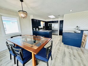 Dining - Awesome Ocean Views - Three minute walk to beach with private access (Bolivar Peninsula)