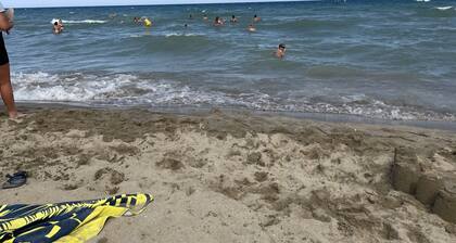 2-bedroom house 200m from the beach