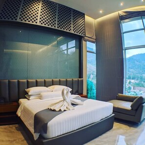 5 dormitorios, tabla de planchar con plancha, cuna de viaje