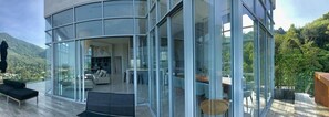 Outdoor dining - Ultimate 360 Deg, All Glass  18' Ceilings Sky-Villa Penthouse (Kamala)