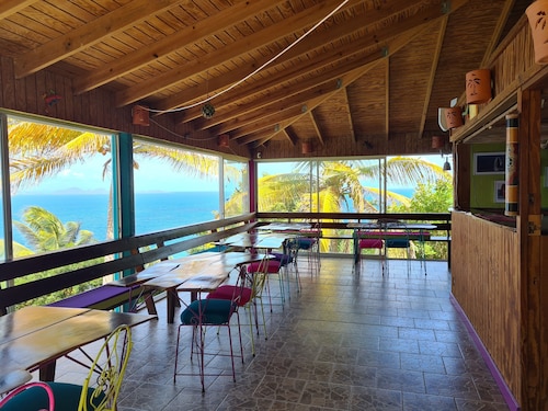 BUTTERFLY COTTAGE Almost Paradise - 1 bed Caribbean Hideaway