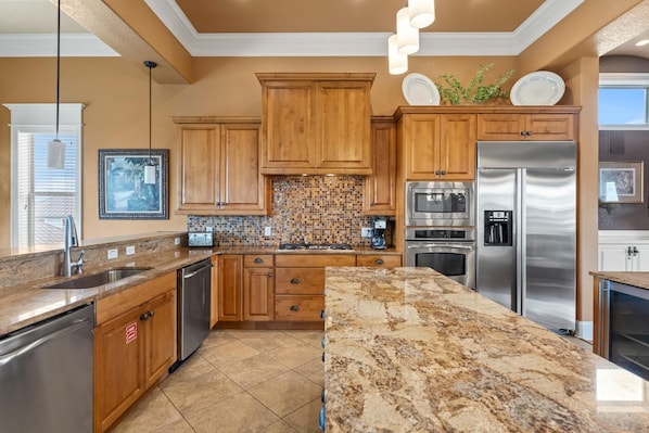 House, Multiple Beds (Suzie Q By The Sea S 55 Saint Martin ) | Private kitchen