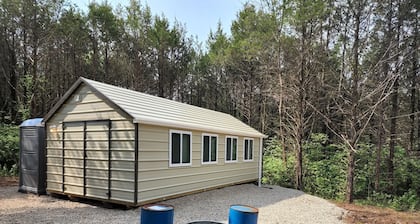 Couples Retreat with hot tub (cabin2)