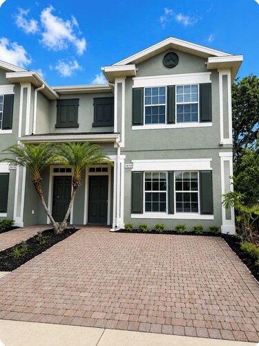Disney Vacation Home mins From Parks with Resort Pool