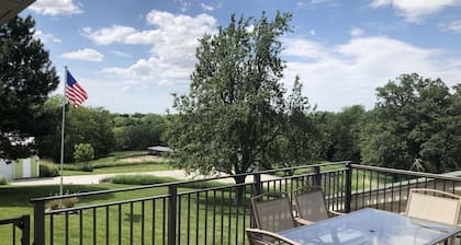 Furnished Acreage by Mahoney - Sleeps 17! Fire Pit - Shuffleboard - Clean!