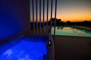 One bedroom Suite with private hot tub | Bathroom | Shower, hair dryer, bathrobes, towels - IO Luxury Pool & Hot Tub Suites (Preveza)