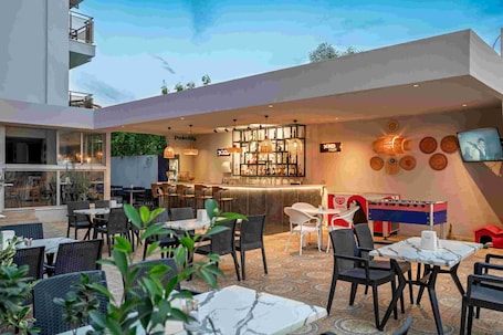 Restaurante. A Hotel Side