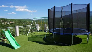 Children's area - Holiday home Mary with private pool (Zagvozd)