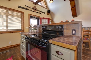 Refrigerador, horno, parrilla de estufa y lavavajillas