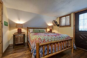 4 Schlafzimmer, Schreibtisch, Bügeleisen/Bügelbrett, WLAN