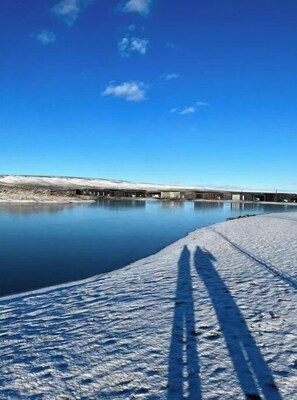In Strandnähe, Liegestühle, Strandtücher