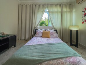 2 habitaciones, tabla de planchar con plancha, wifi y ropa de cama 