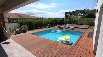 Piscine extérieure, piscine chauffée