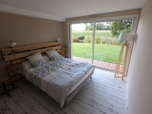 4 chambres, fer et planche à repasser, lit parapluie, Wi-Fi gratuit