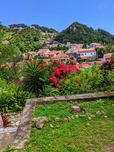 Historic Saban cottage in Windwardside, all amenities only a 2 minute walk away!