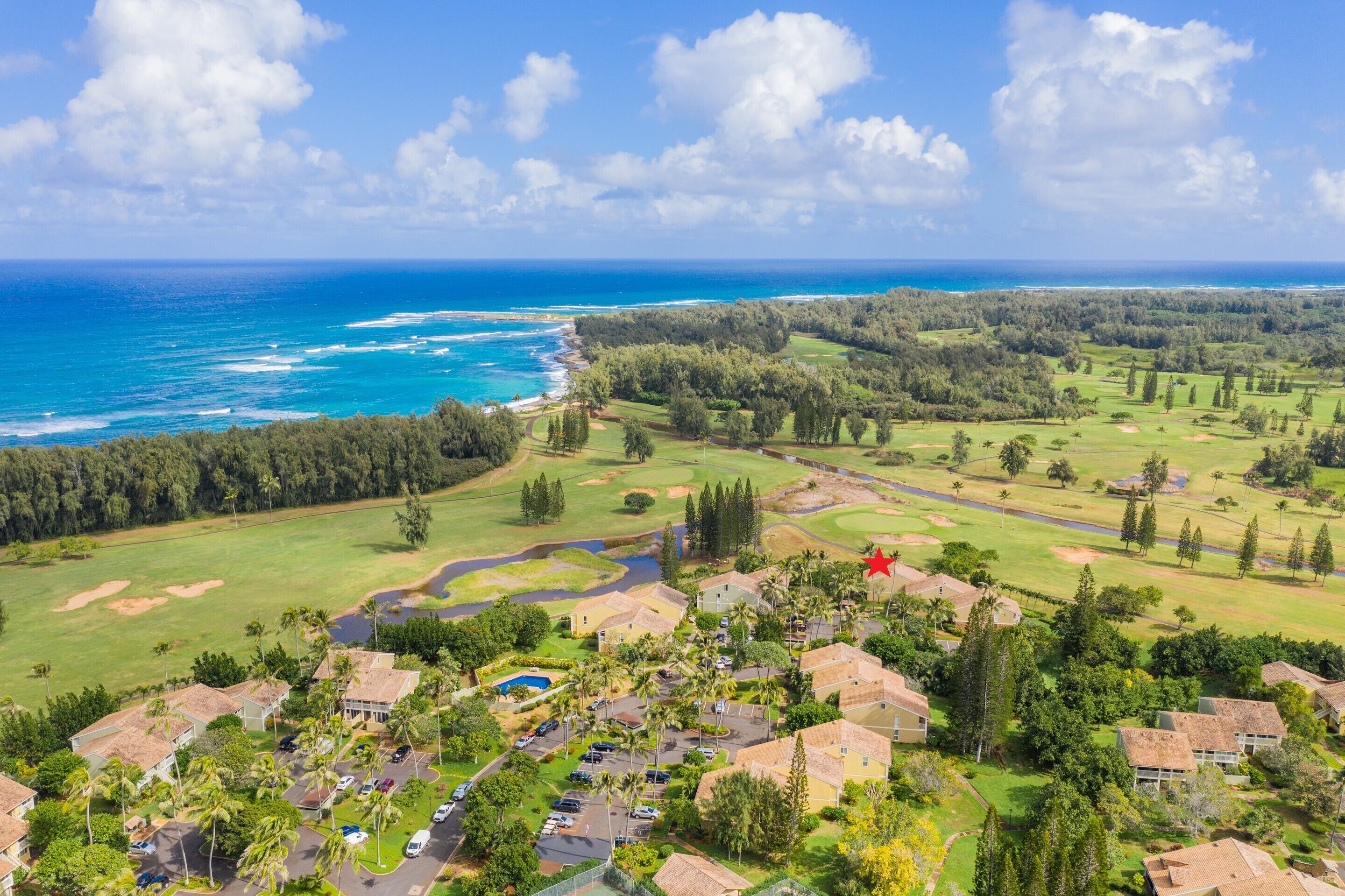 Your cozy Hawaiian hideout!  Lanai porch, spacious living, on golf course.