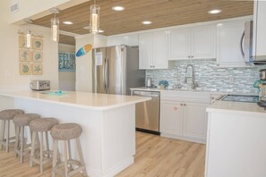 Fridge, microwave, oven, dishwasher - 'Feeling Beachy' at Edgewater Beach Resort (Panama City Beach)