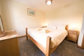 4 Schlafzimmer, Bügeleisen/Bügelbrett, kostenloses WLAN, Bettwäsche
