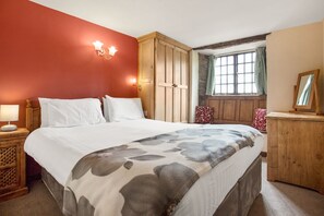 3 dormitorios, tabla de planchar con plancha, wifi gratis y ropa de cama