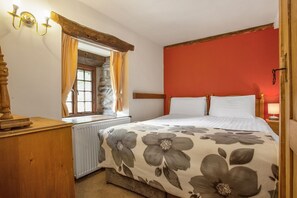 2 chambres, fer et planche à repasser, Wi-Fi gratuit, draps fournis