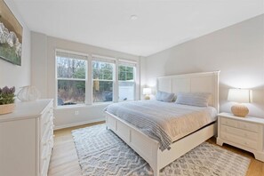 5 bedrooms, desk, free WiFi