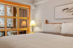 Condo, 1 giường cỡ king và sofa giường, cạnh sườn núi | 1 phòng ngủ, trang trí khác biệt 