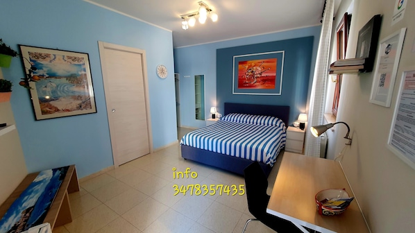 1 bedroom, desk, WiFi, wheelchair access - Scilla Guest House (Scilla)