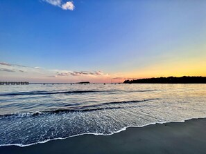 Beach nearby, sun-loungers, beach towels