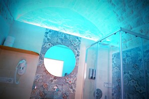Shower, hair dryer, bidet, towels - Studio (Ceglie Messapica)