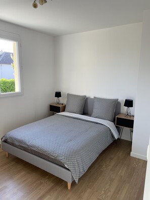 2 bedrooms, desk, iron/ironing board, free WiFi