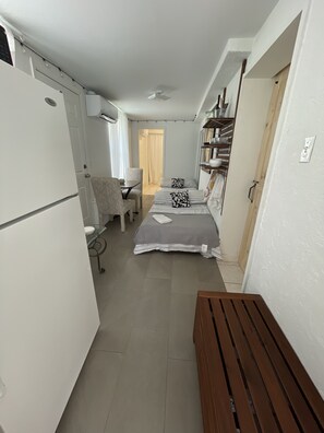 4 bedrooms, desk, iron/ironing board, free WiFi