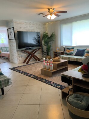 Smart TV - SARASOTA - VENICE - MANASOTA BEACH 2x1 3x1 5x2 WE WORK WITH YOUR BUDGET CONTACT! (Englewood)