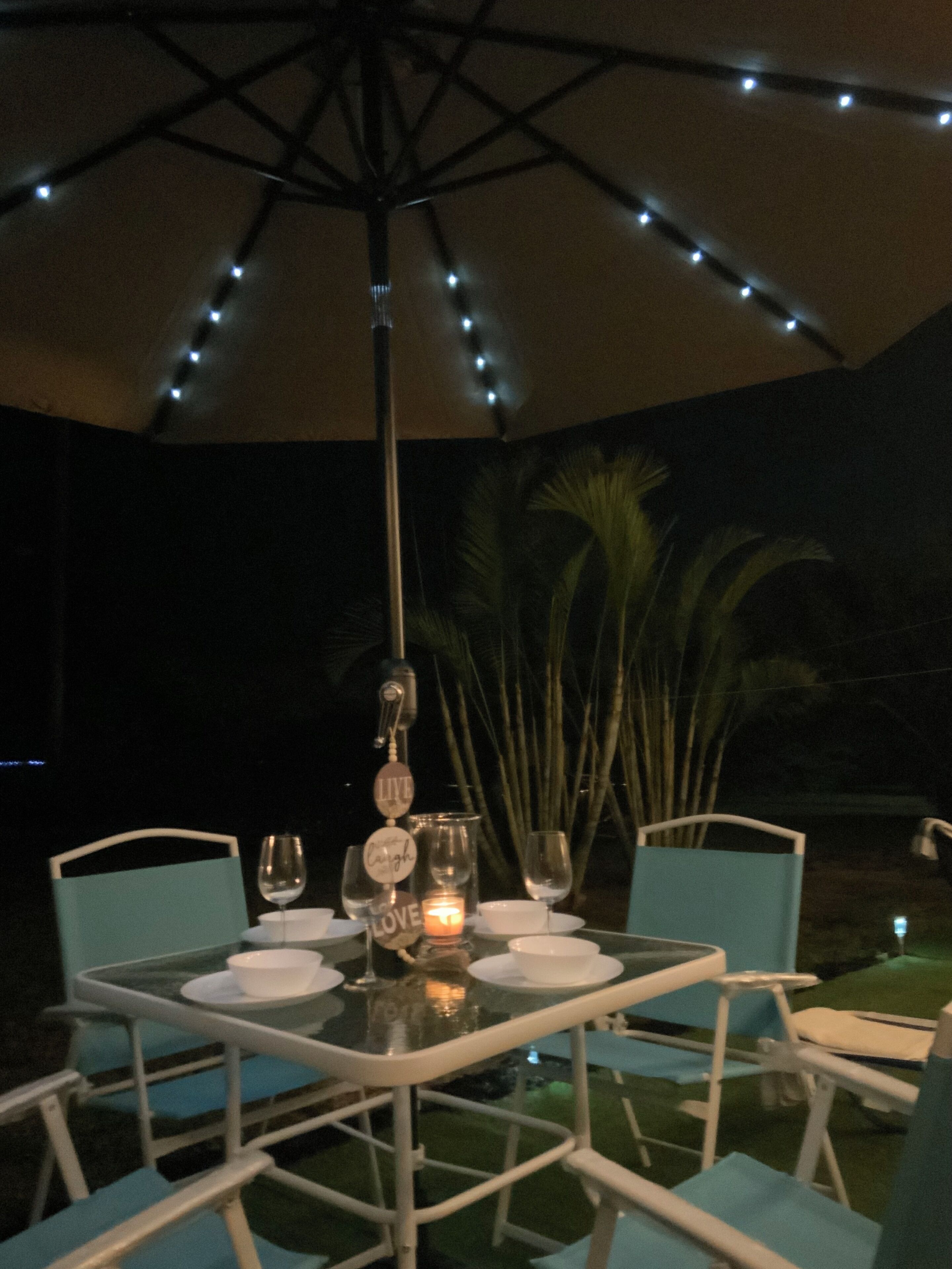 屋外ダイニングエリア