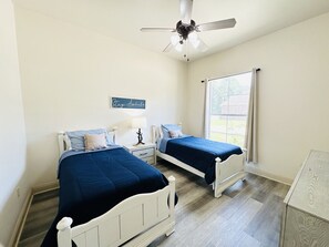 2 bedrooms, iron/ironing board, travel cot, free WiFi