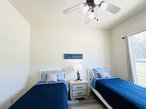 2 bedrooms, iron/ironing board, travel crib, free WiFi - Chateau 13, spacious townhouse in Tickfaw, LA (Tickfaw)