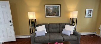 Lovely Guest Cottage in an Historic Quiogue Barn