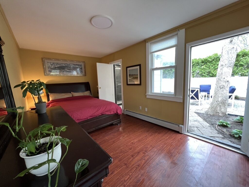 1 bedroom, desk, iron/ironing board, WiFi (free)