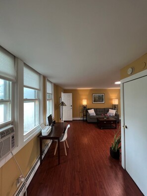 Interior - Lovely Guest Cottage in an Historic Quiogue Barn (Westhampton Beach)