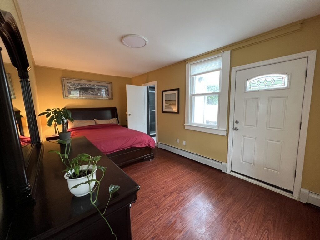 1 bedroom, desk, iron/ironing board, WiFi (free)