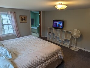 2 bedrooms, desk, iron/ironing board, free WiFi - Home in the Country near Alfred NY (Alfred Station)